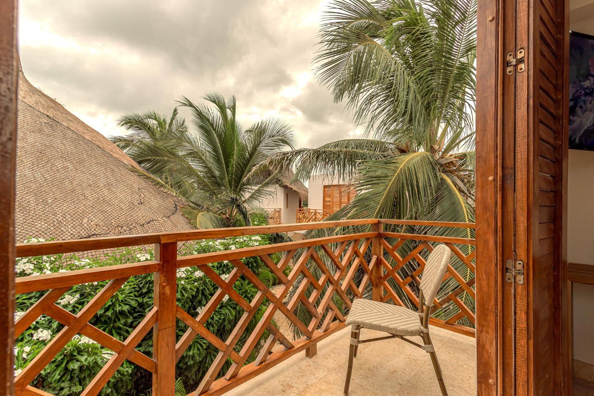 Islawa Soy Local - Isla Privada Hotel Baru Exterior photo