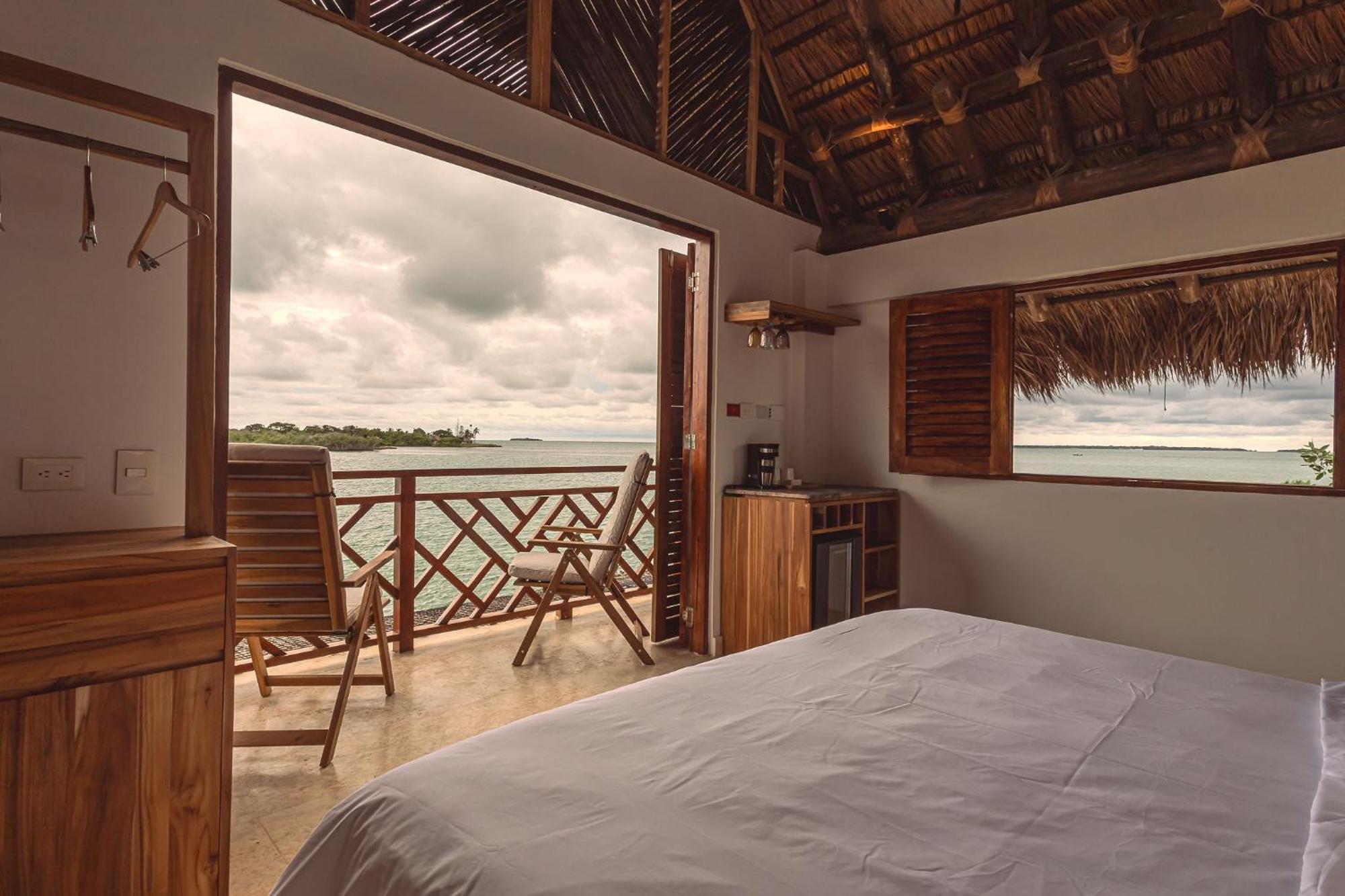 Islawa Soy Local - Isla Privada Hotel Baru Exterior photo